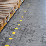 BY UD200 Podlahové značiace kolieska v rolke - priemer 7 cm